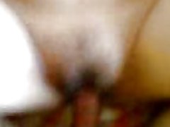 Srilankey tamil reniny miaraka amin'ny ronono tits