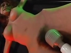 Petite aziatika tanora mifatotra sy ny toyed